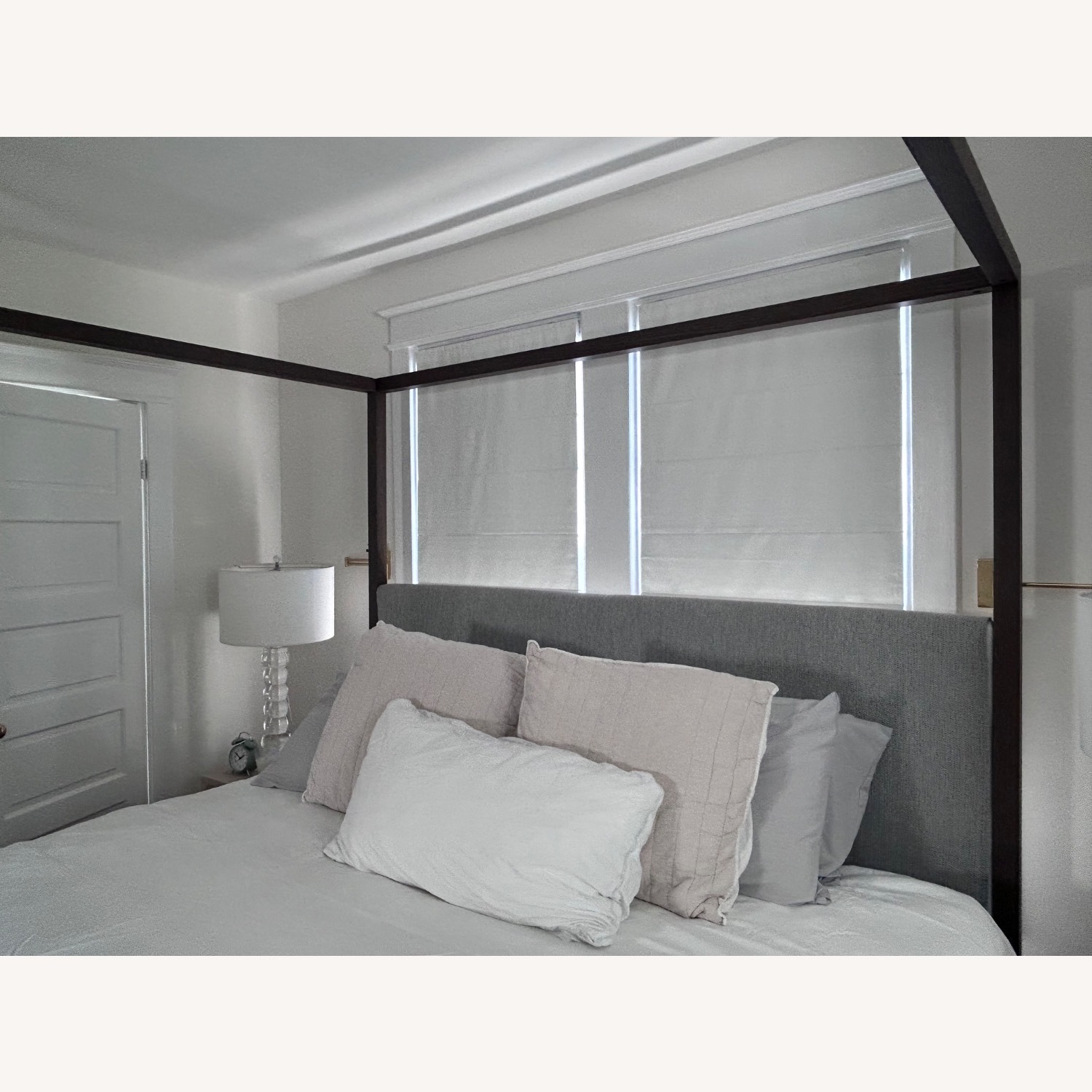 Maxalto Alcova King Bed by Antonio Citterio - image-3