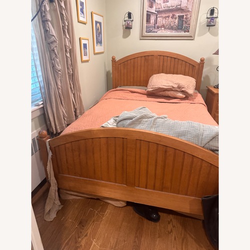Used Ethan Allen Country Colors Solid Maple Full Bed for sale on AptDeco