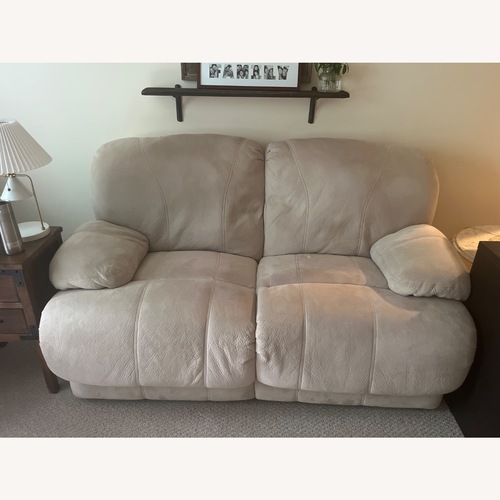 Used Reclinable Sofa for sale on AptDeco