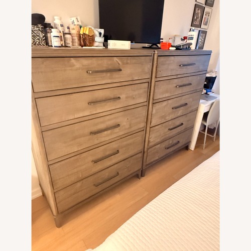 Used Riverside Furniture Intrigue Wood 5-Drawer Chest in Hazelwood Brown for sale on AptDeco