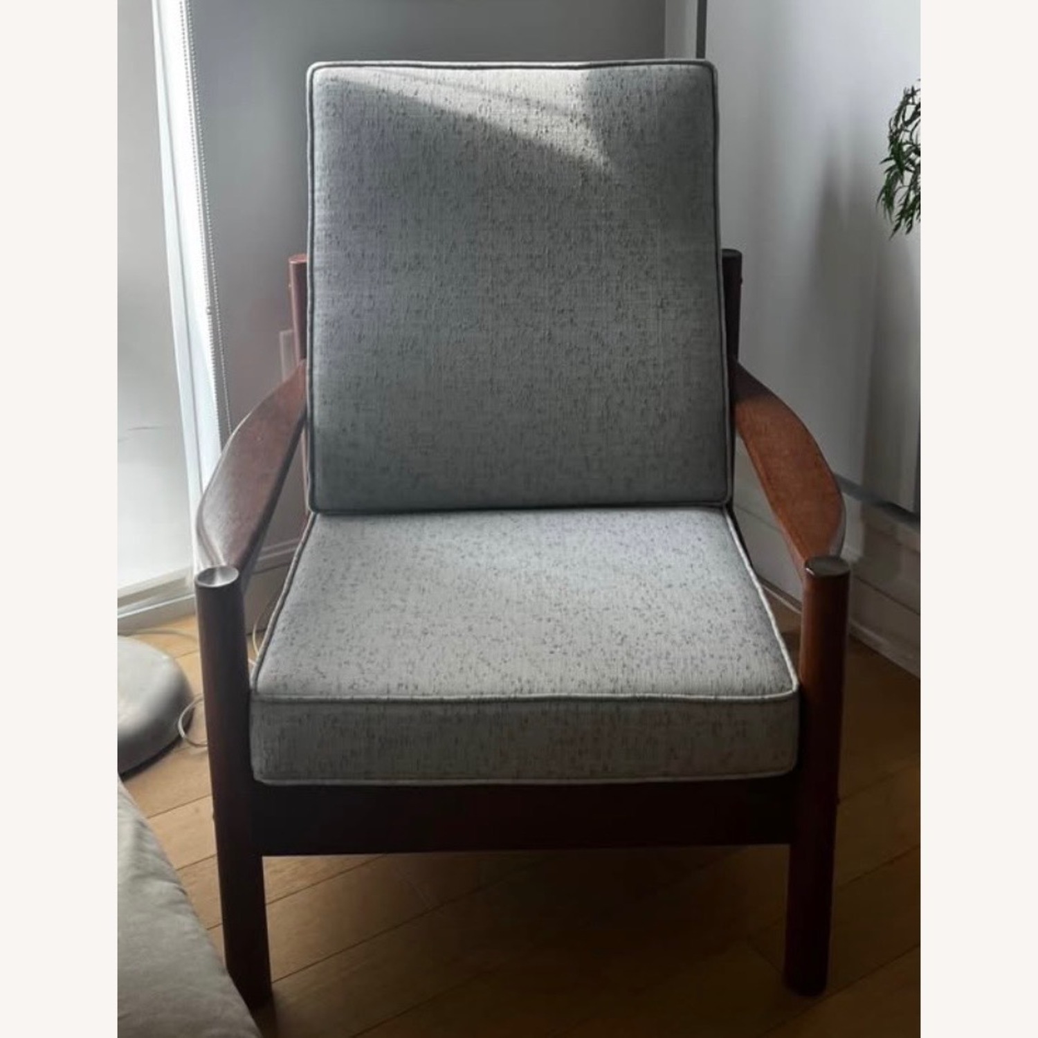 Vintage Accent Chair - image-2