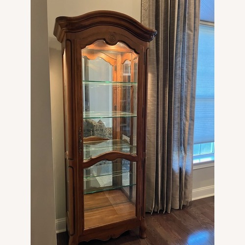 Used Stunning Display Cabinets for sale on AptDeco