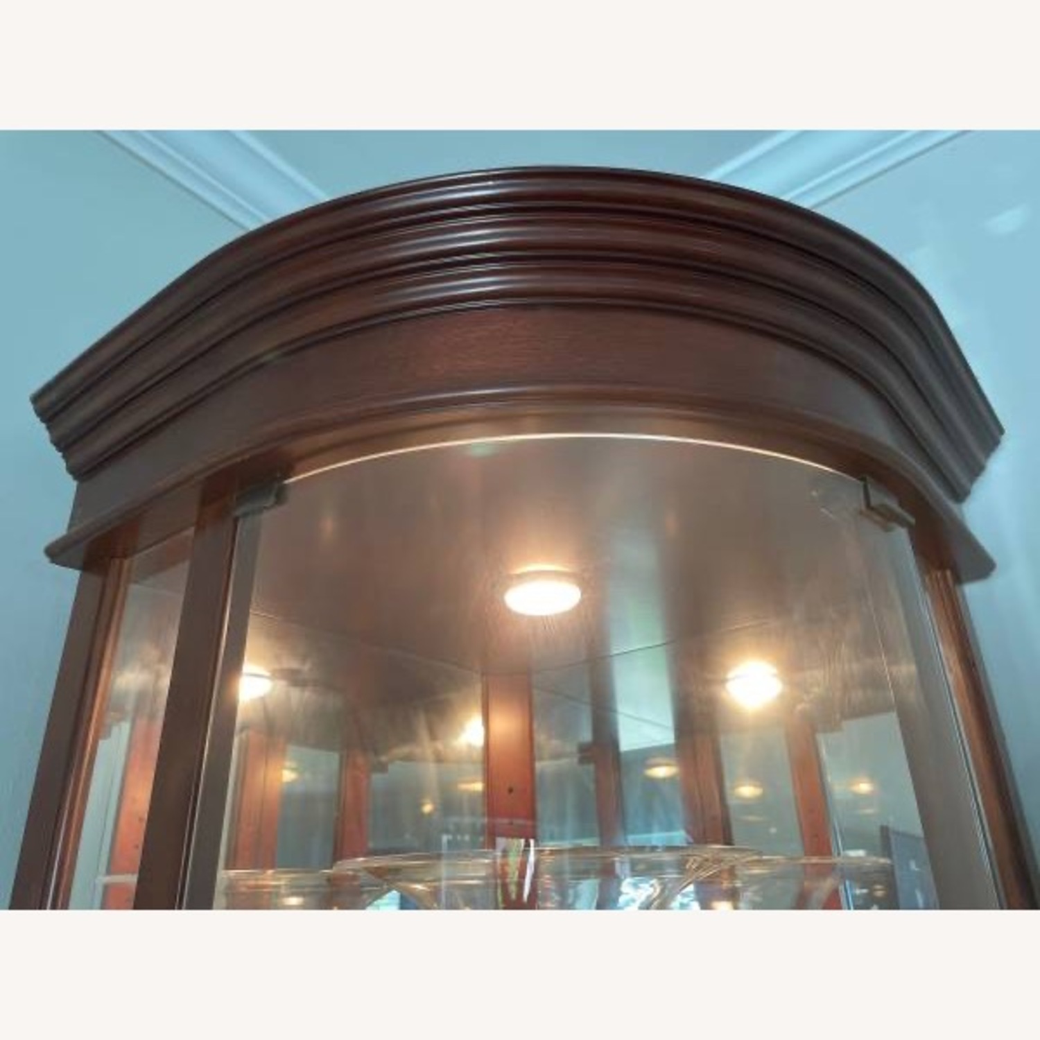 Pulaski Rounded Corner Curio Cabinet - image-3