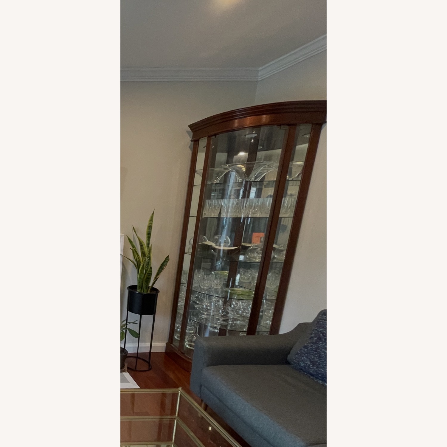Pulaski Rounded Corner Curio Cabinet - image-6