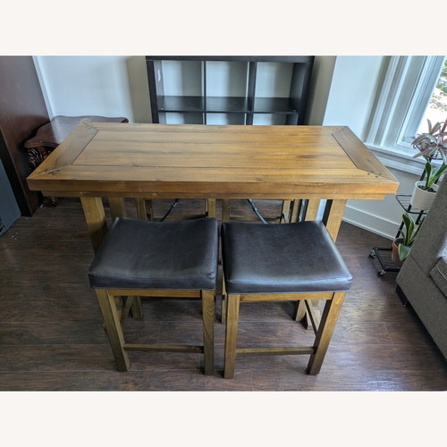 Used Fenwick Dining Set for sale on AptDeco
