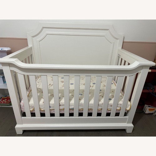 Used DaVinci Chloe 4-in-1 Convertible Crib for sale on AptDeco