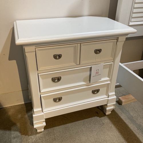 Used Transitional 4-Drawer Dresser for sale on AptDeco