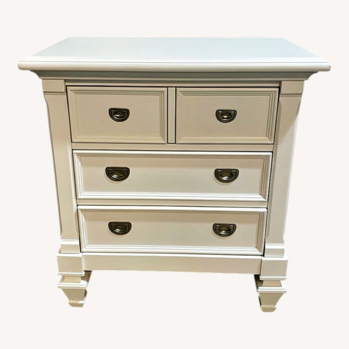 Used Transitional 4-Drawer Dresser for sale on AptDeco