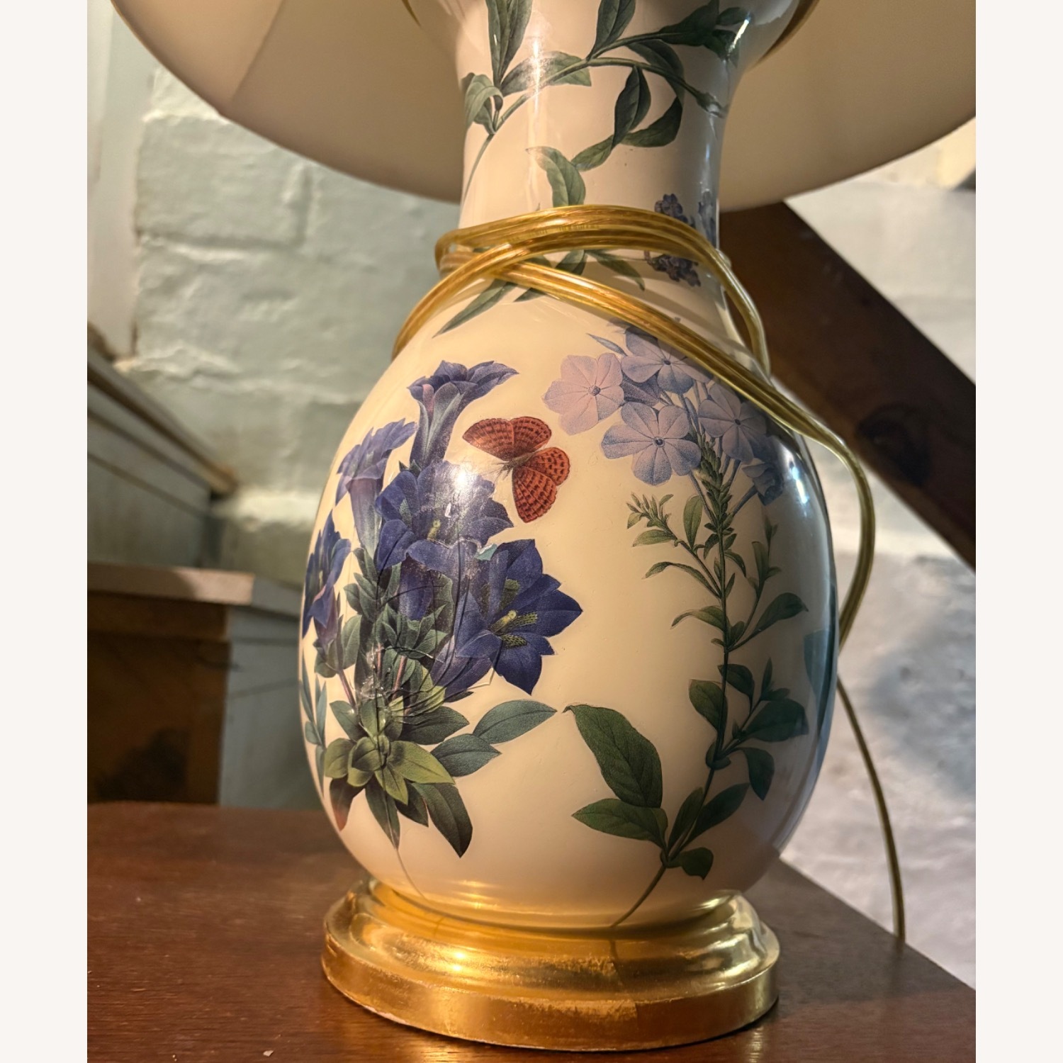 Vintage Lamp - image-2
