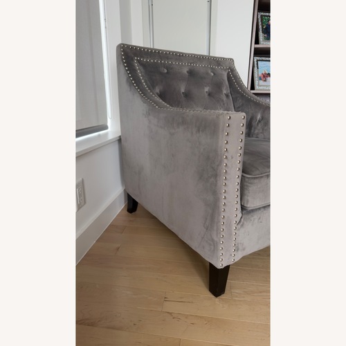 Used Tufted Chairs for sale on AptDeco
