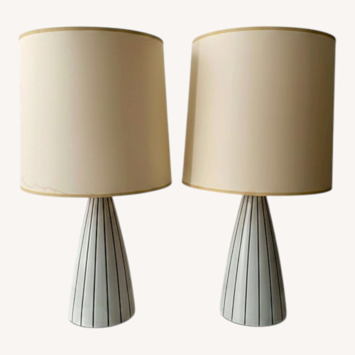 Used Vintage/Antique Finds White Ceramic Table Lamp for sale on AptDeco
