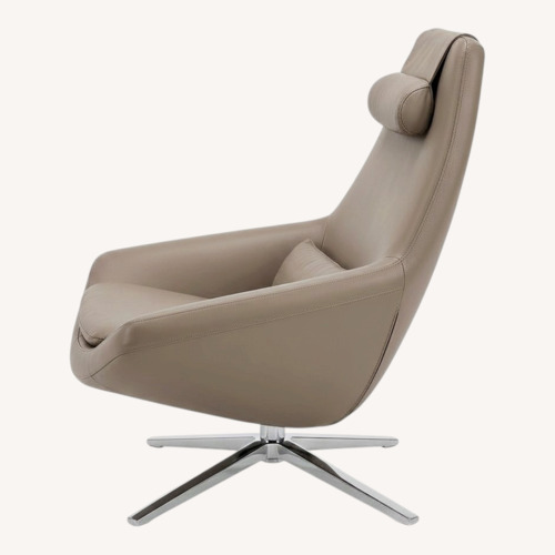 Used B&b Italia Metropolitan Leather Ottoman for sale on AptDeco