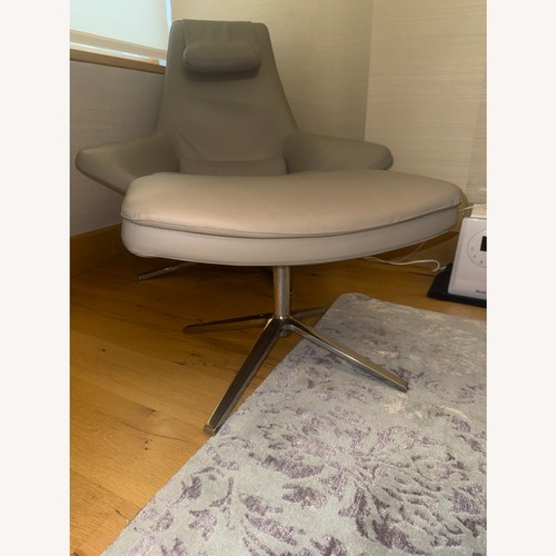 Used B&b Italia Metropolitan Leather Ottoman for sale on AptDeco