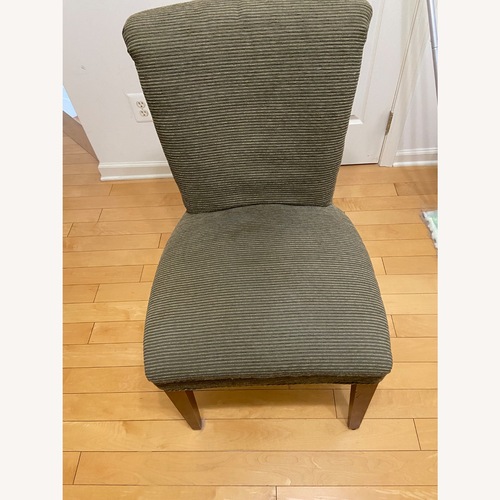 Used Comfortable Dining Chairs for sale on AptDeco