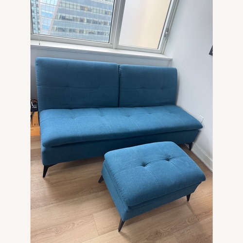 Used Sealey Furniture Avondale Sleeper Sofa for sale on AptDeco
