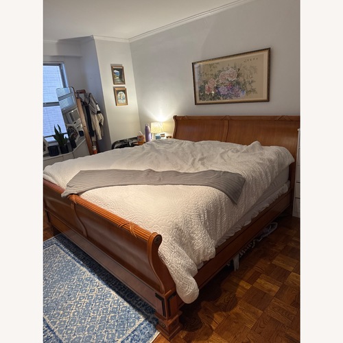 Used Thomasville Furniture Industries Oak King Bed for sale on AptDeco