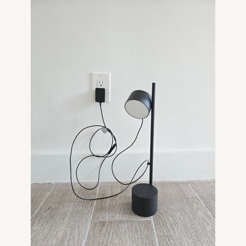 Used Muuto Post Table Lamp in Black for sale on AptDeco