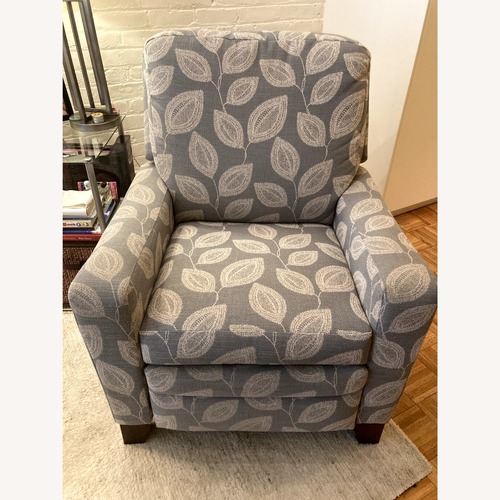 Used La-Z-Boy P25439 Cabot Power Recliner for sale on AptDeco