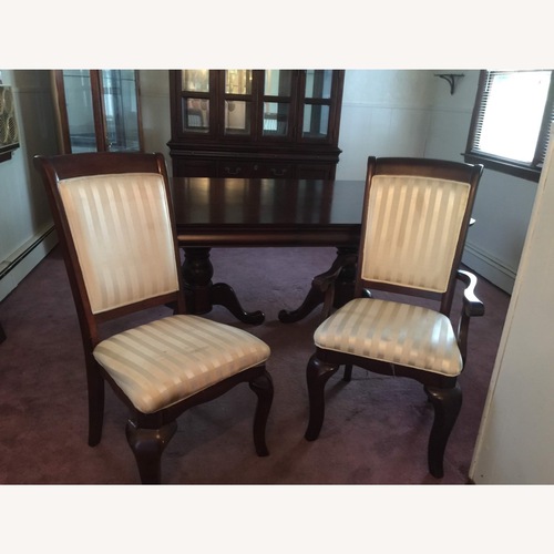 Used Dining Room Table 69x42 Plus 6 Chairs for sale on AptDeco