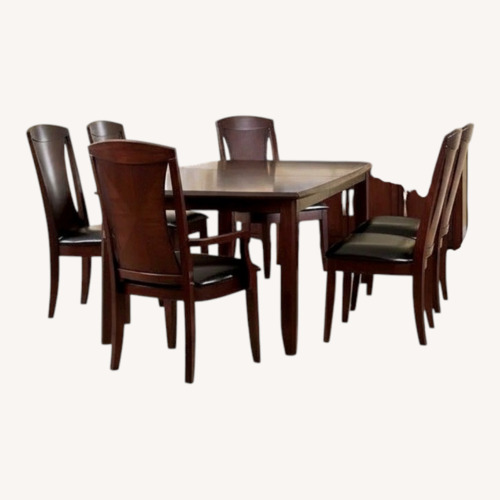 Used Raymour & Flanigan Dining Set - Extendable Table for sale on AptDeco
