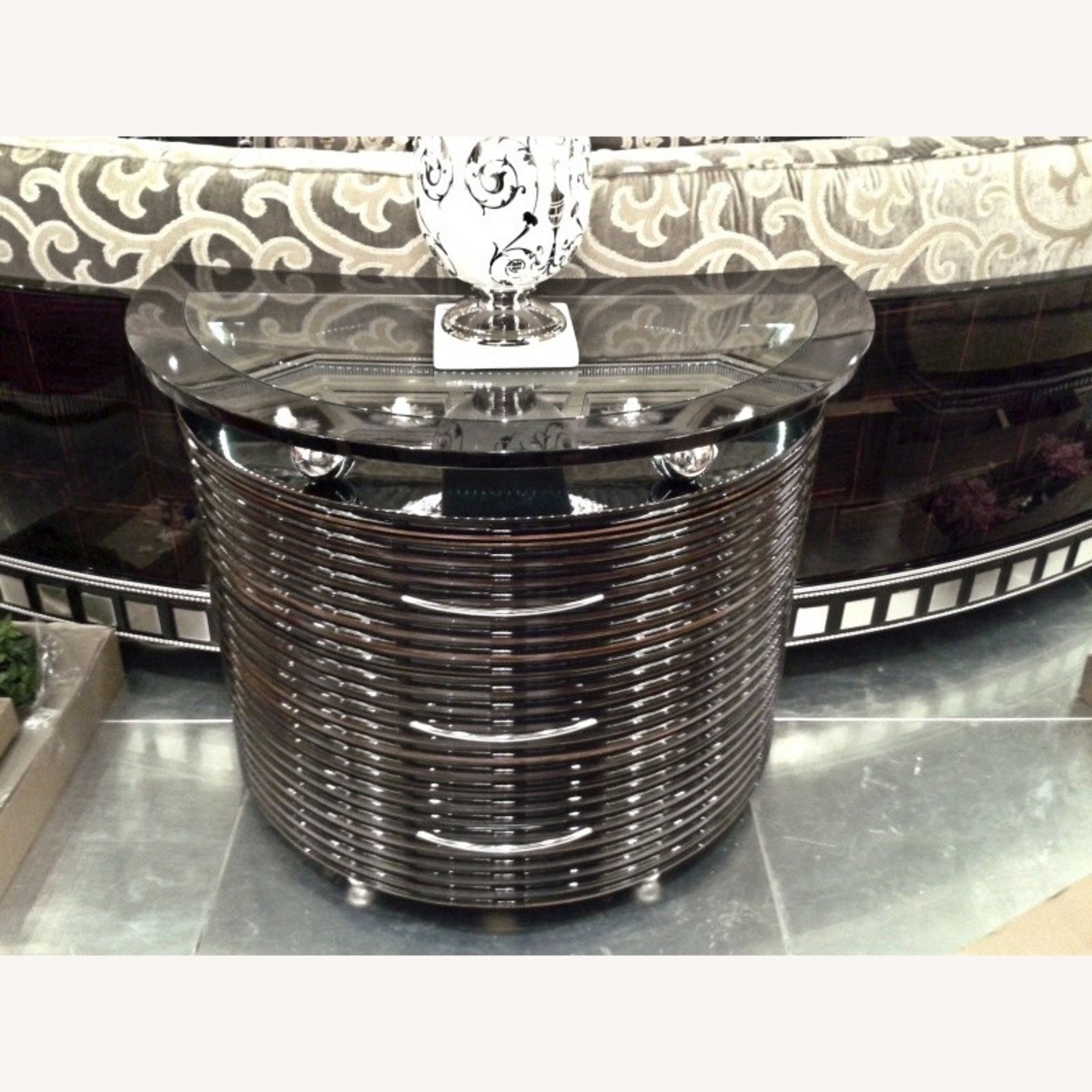 N530 ‘Innocent’ Semicircle Console - image-2