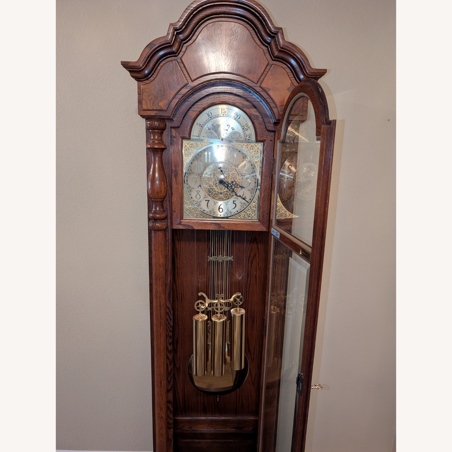 Vintage/Antique Dark Brown Wood Décor - image-3