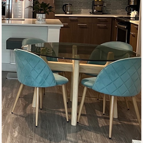 Used Amazon Dining Chairs 4  for sale on AptDeco