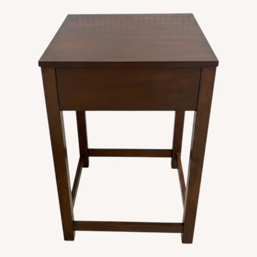 Used Liberty 718-HO111C Corner Filler Accent Table for sale on AptDeco
