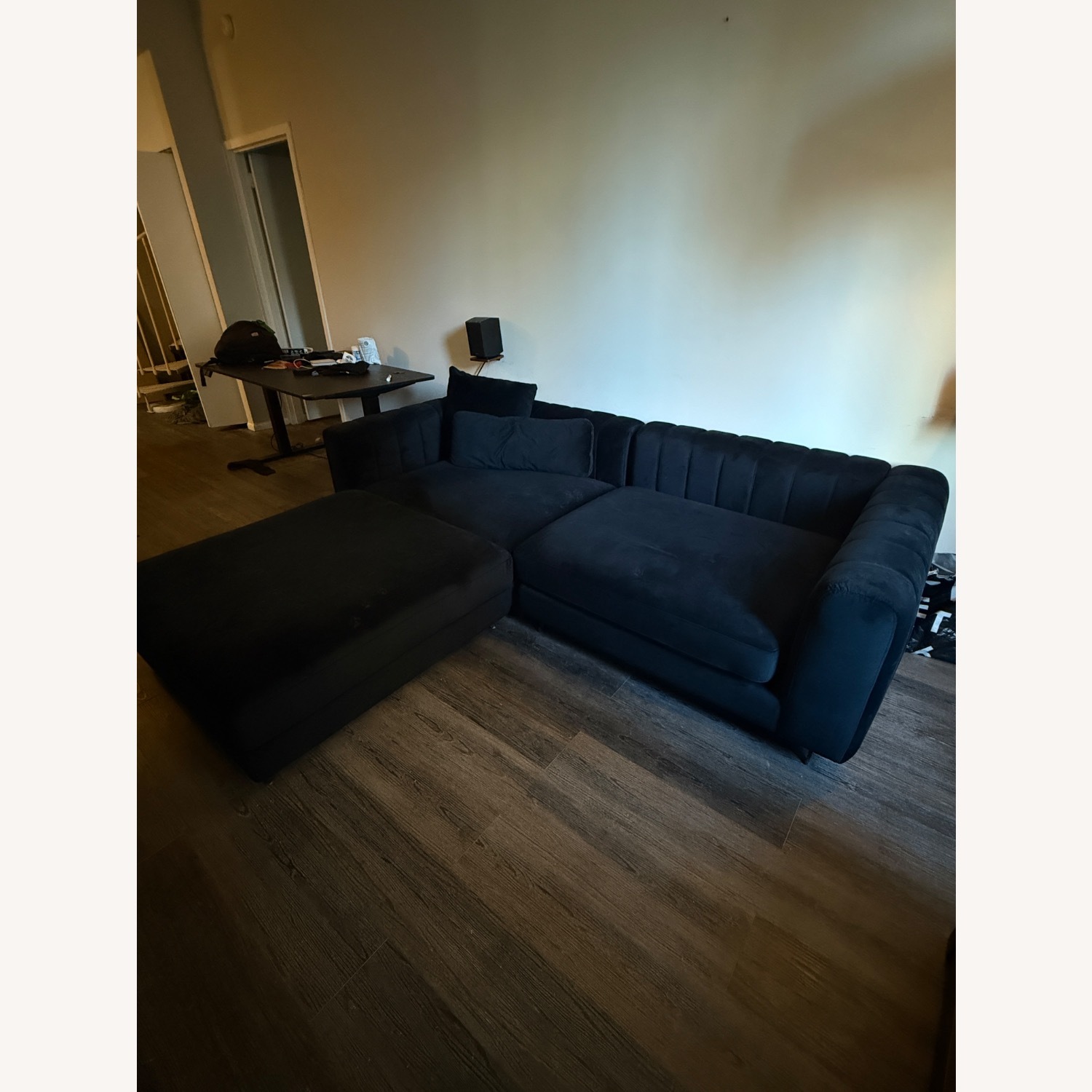 Berlin Modular Sofa With 2 Ottomans - image-3