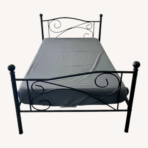 Used Daybed for sale on AptDeco