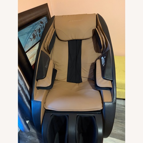 Used BestMassage Shiatsu Massage Chair for sale on AptDeco