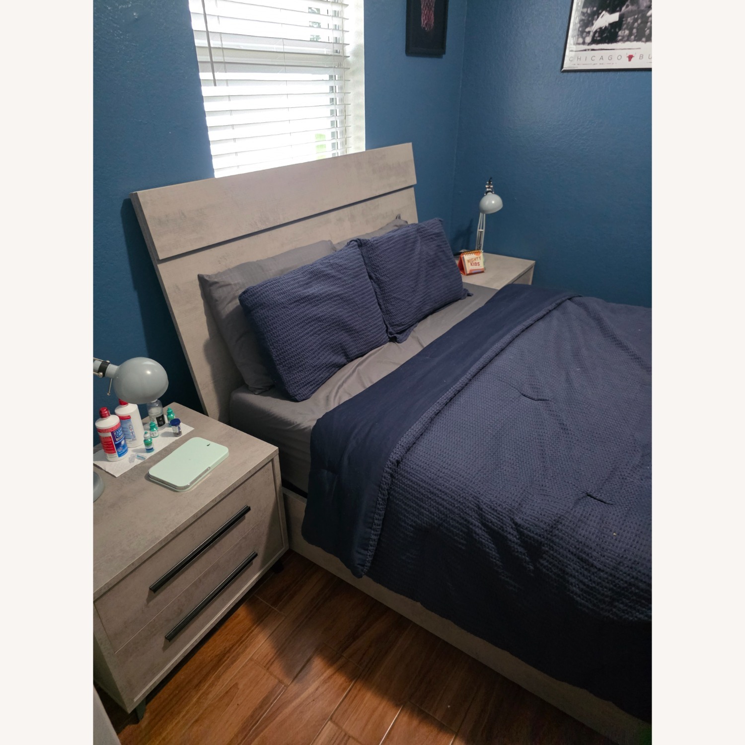 Light Gray Queen Bed - image-3