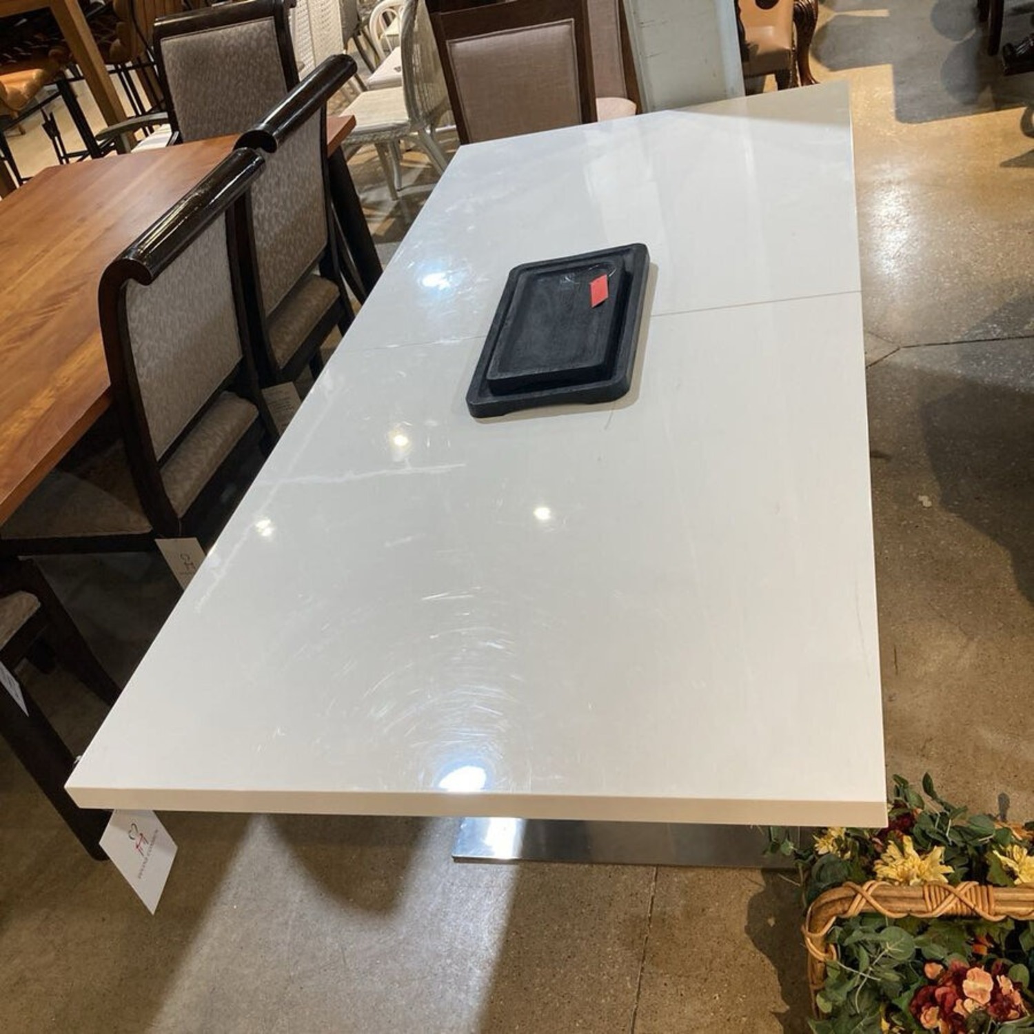 Contemporary Gloss W Metallic Feet Dining Table - image-4
