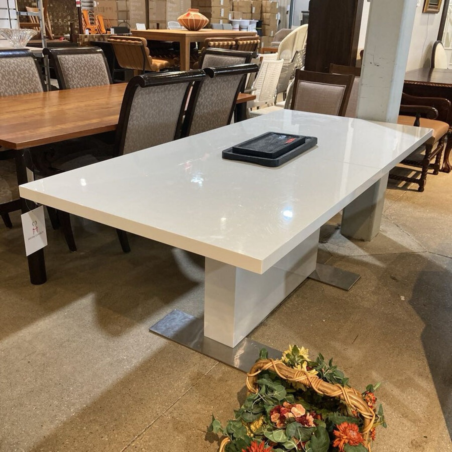 Contemporary Gloss W Metallic Feet Dining Table - image-2