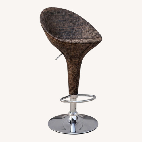 Used 2 Bar Stools for sale on AptDeco