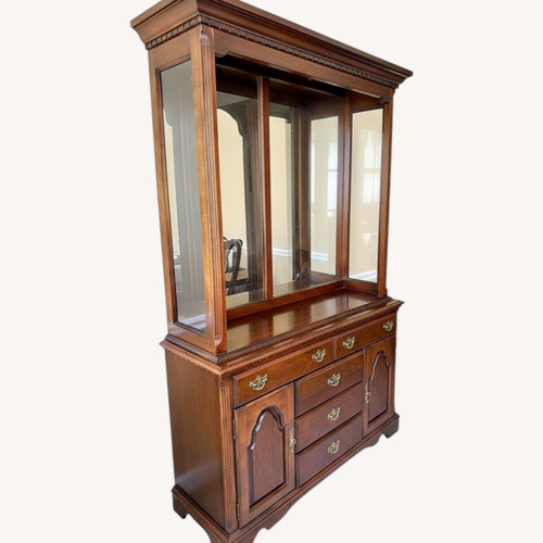 Used Broyhill China Cabinet for sale on AptDeco