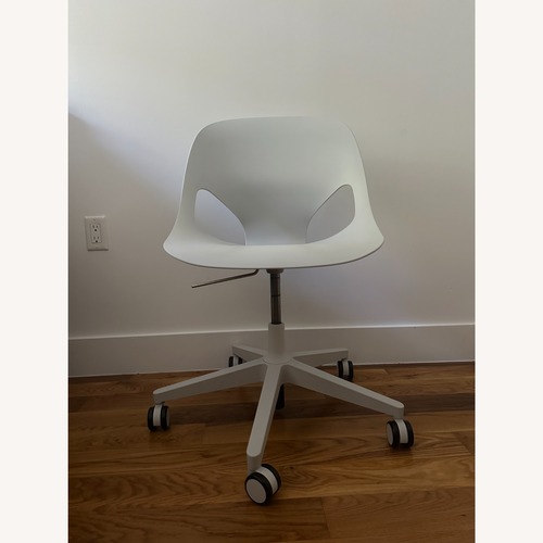 Used Herman Miller Zeph Desk Chair for sale on AptDeco