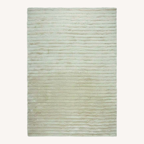 Used Safavieh Pearl 3D Dimensional Rug 8x10 for sale on AptDeco