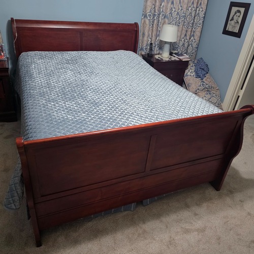 Used Louis Philippe Cherry Queen Sleigh Bed for sale on AptDeco
