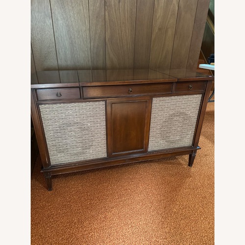 Used Vintage/Antique Dark Brown Record Player/ Radio  for sale on AptDeco