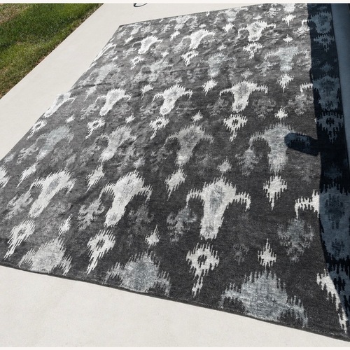 Used Nourison Home Silk Shadows Gray Wool/Bamboo Silk Blend for sale on AptDeco