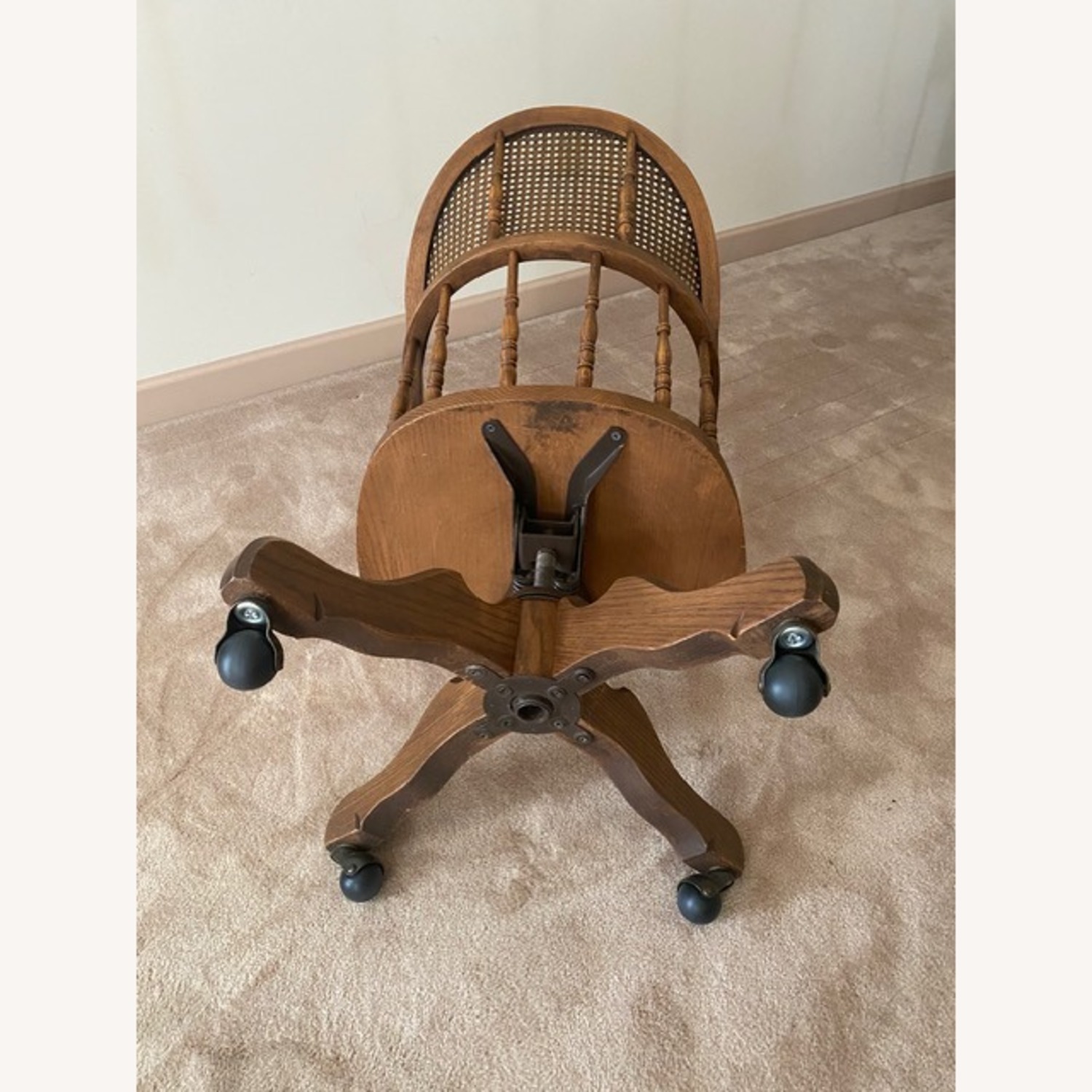 Roll Top Desk with Chair Oak Creek by Riverside - image-10
