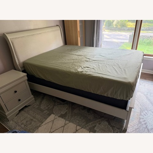 Used Anarasia Bed for sale on AptDeco