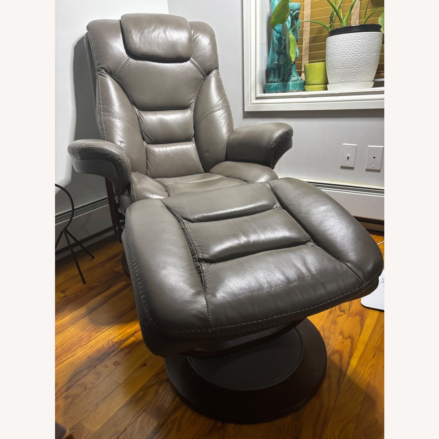 Vintage Recliner Chair and Ottoman  - image-4