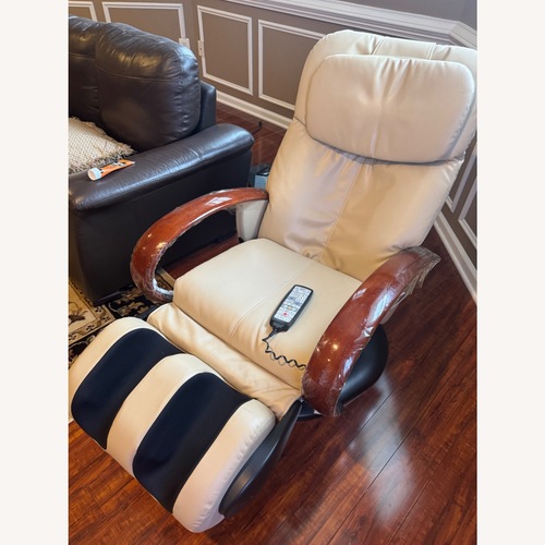 Used Massage Chair for sale on AptDeco