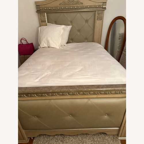 Used Natural Wood Queen Bed for sale on AptDeco