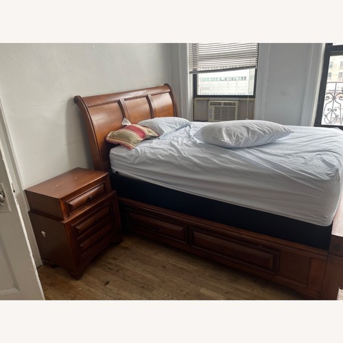 Used Dark Brown Wood Full Bed for sale on AptDeco