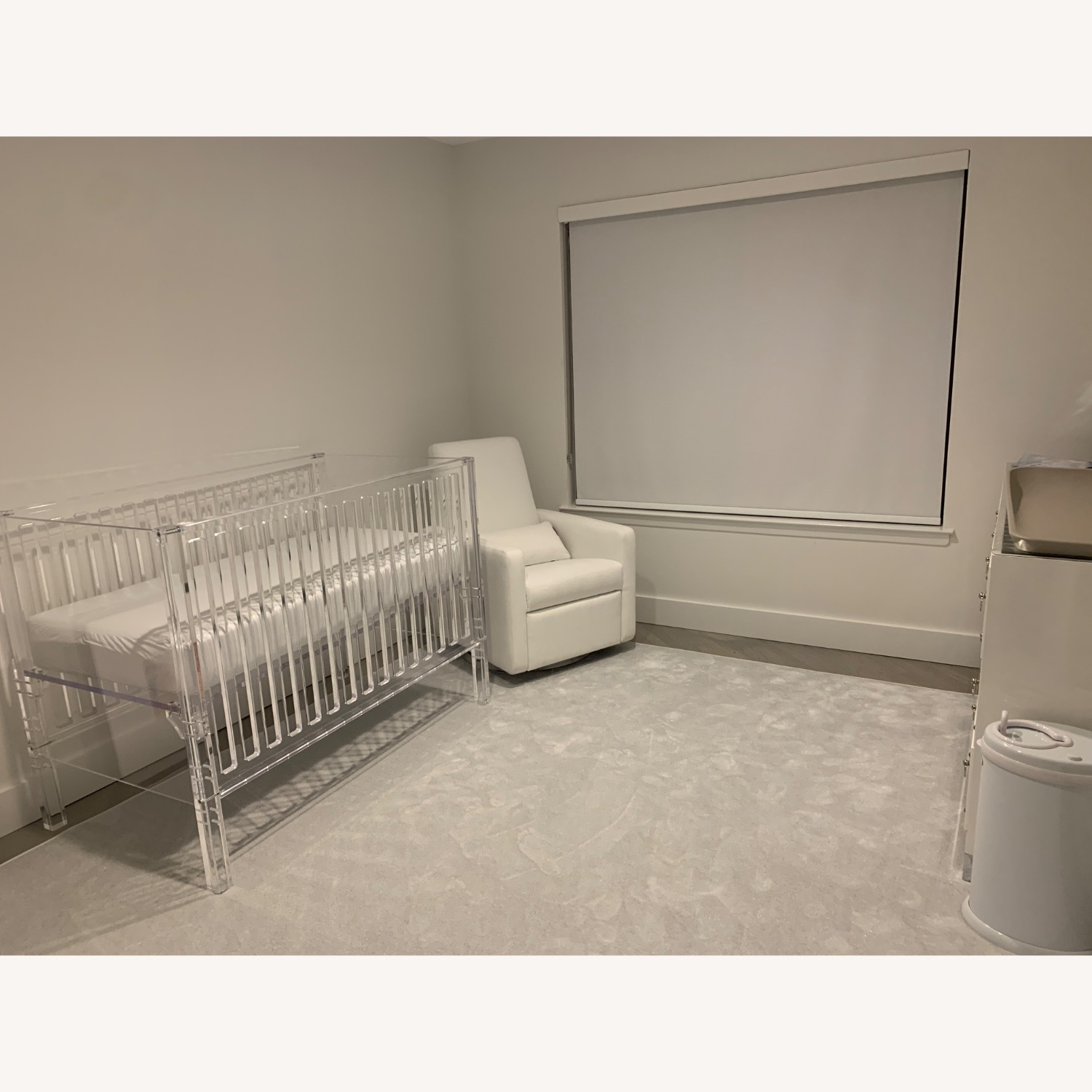 Monte Design Como Gliding Nursing Chair - image-4