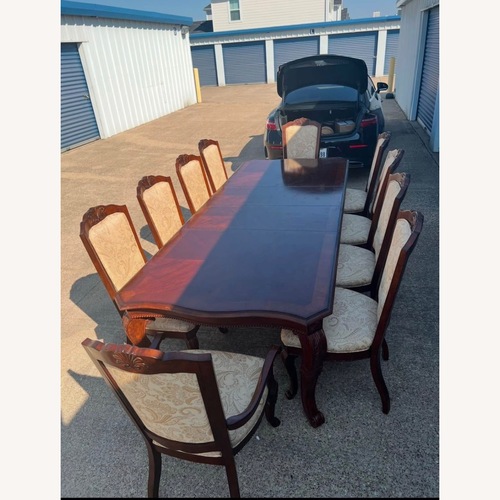 Used Thomasville Furniture Industries Dining Set for sale on AptDeco