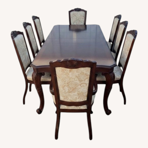 Used Thomasville Furniture Industries Dining Set for sale on AptDeco